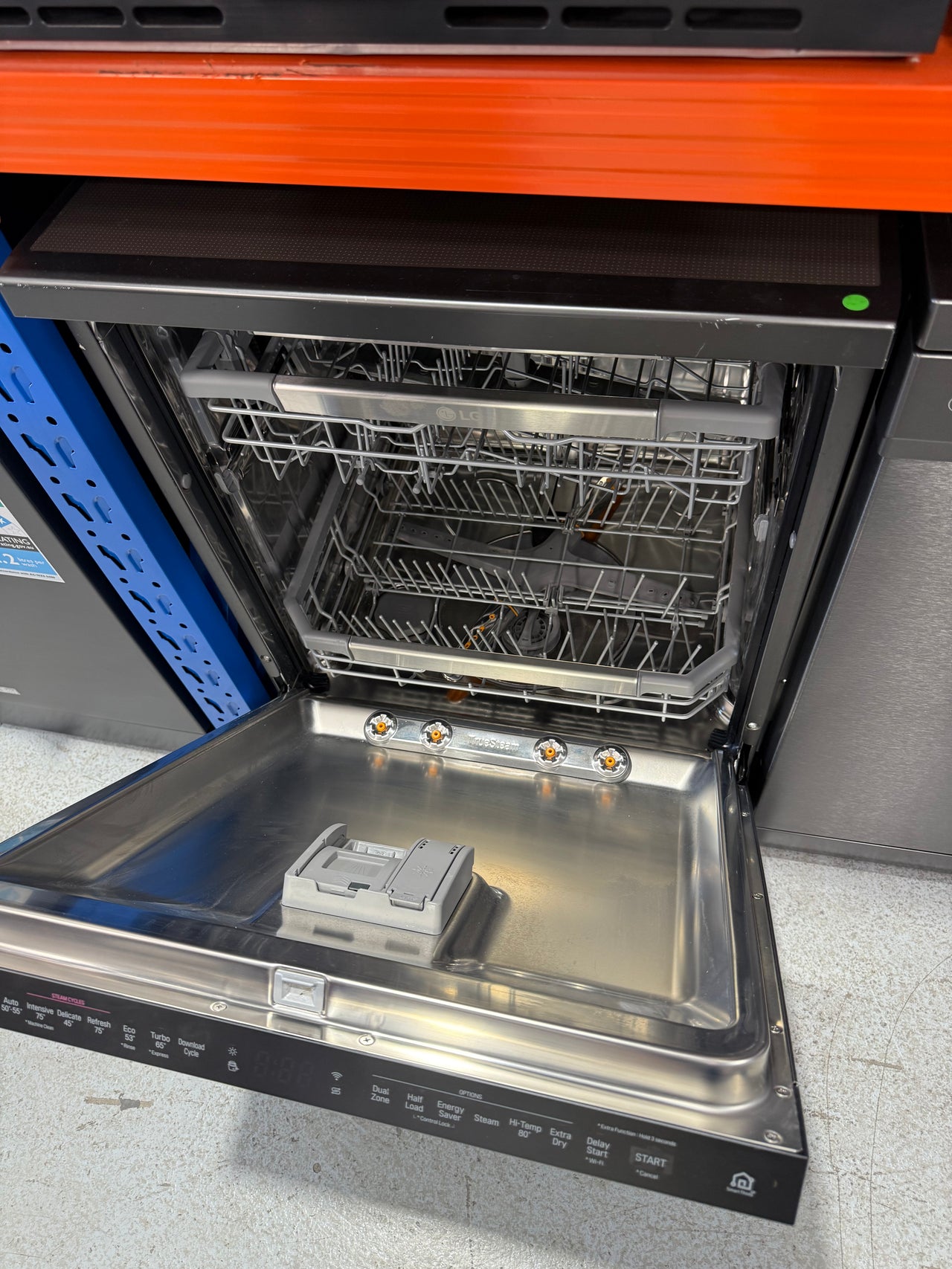 Factory second LG XD3A25MB freestanding dishwasher - Second Hand Appliances Geebung