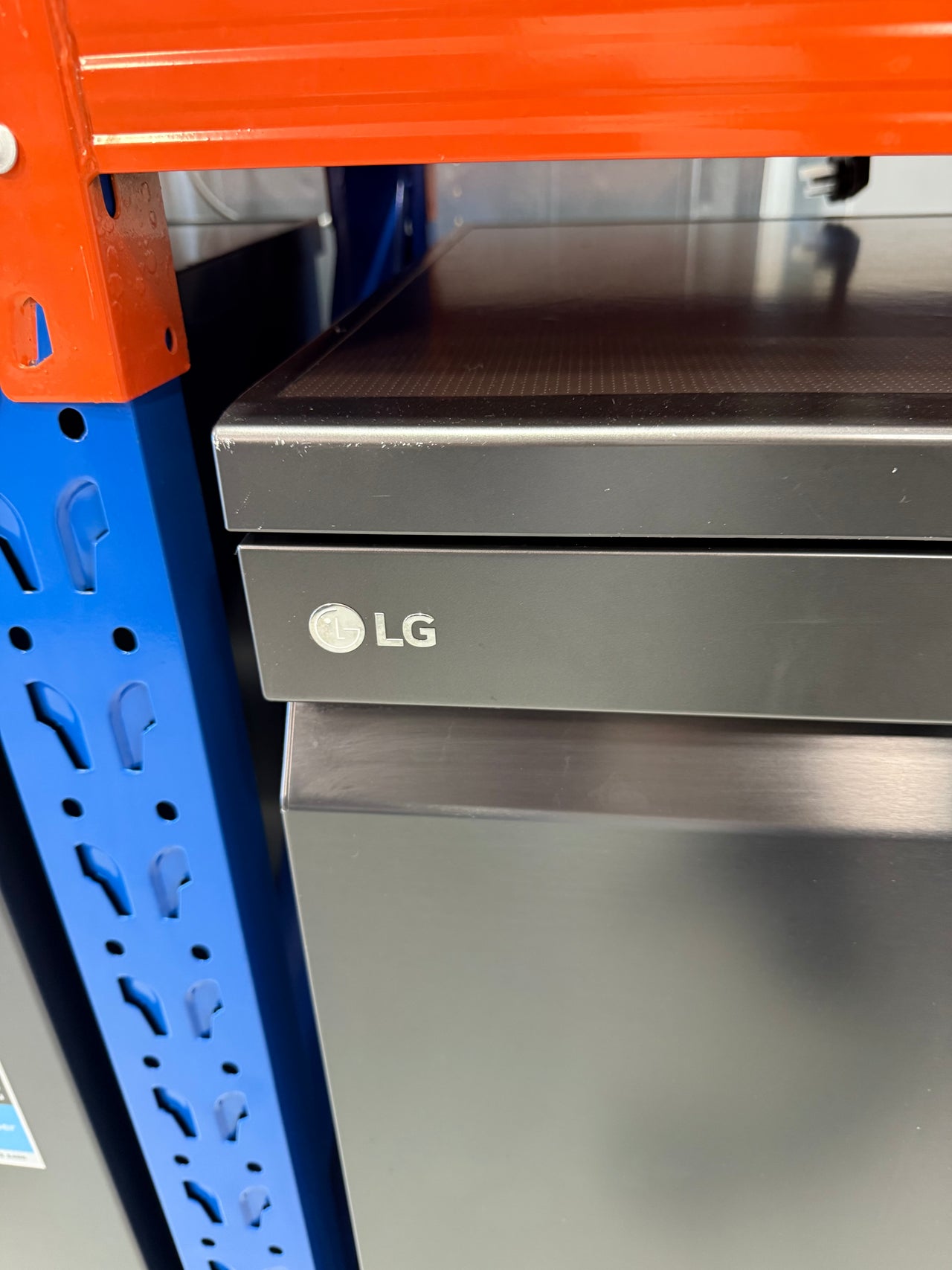 Factory second LG XD3A25MB freestanding dishwasher - Second Hand Appliances Geebung