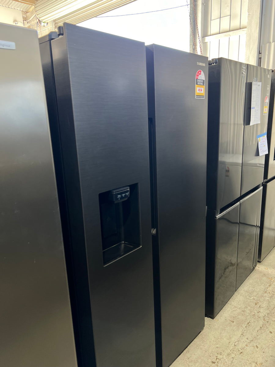 Factory second Samsung 635L Side By Side Refrigerator SRS673DMB wit non-plumbed ice and water - Second Hand Appliances Geebung