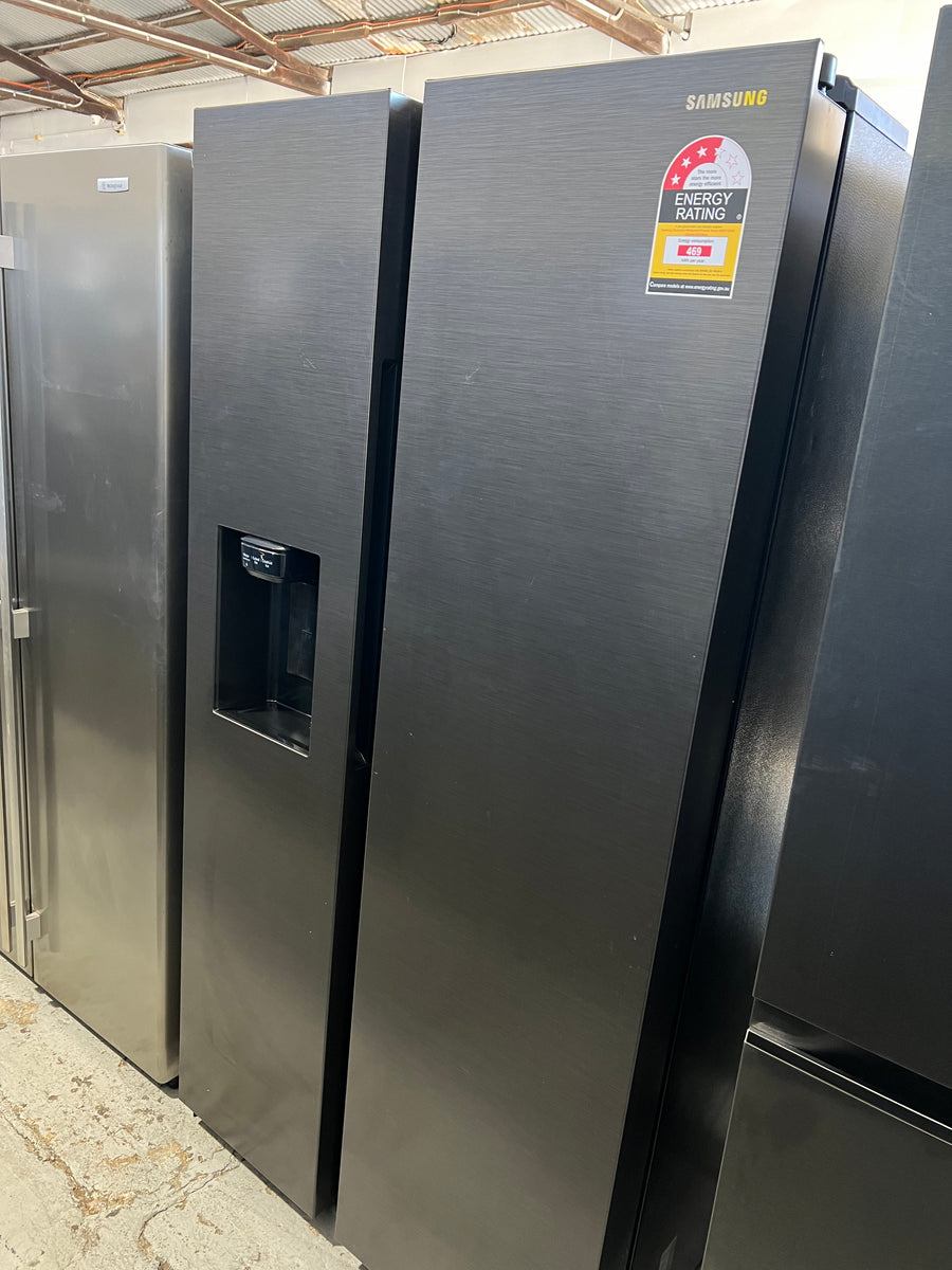 Factory second Samsung 635L Side By Side Refrigerator SRS673DMB wit non-plumbed ice and water - Second Hand Appliances Geebung