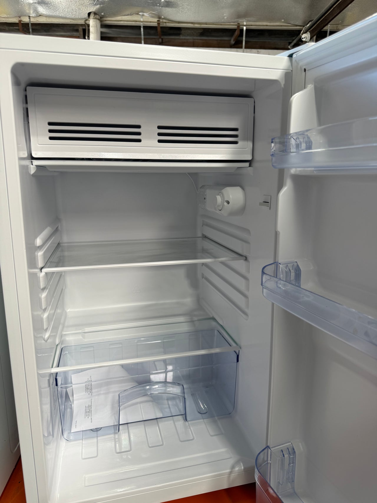 Factory second TCL 121L Bar Fridge – Model F122DW - Second Hand Appliances Geebung