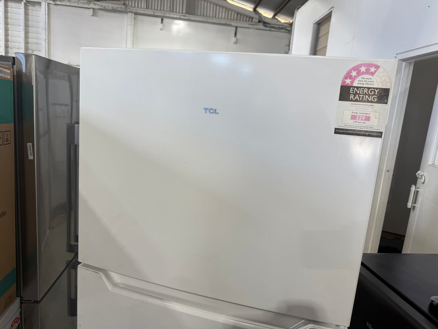 Factory second TCL 415 L Top Mount Refrigerator – Model: P454TMW (White - Second Hand Appliances Geebung