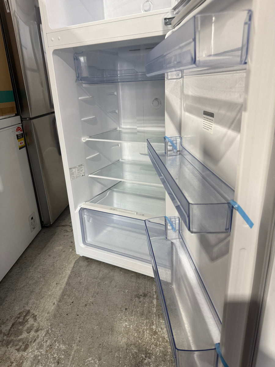 Factory second TCL 415 L Top Mount Refrigerator – Model: P454TMW (White - Second Hand Appliances Geebung