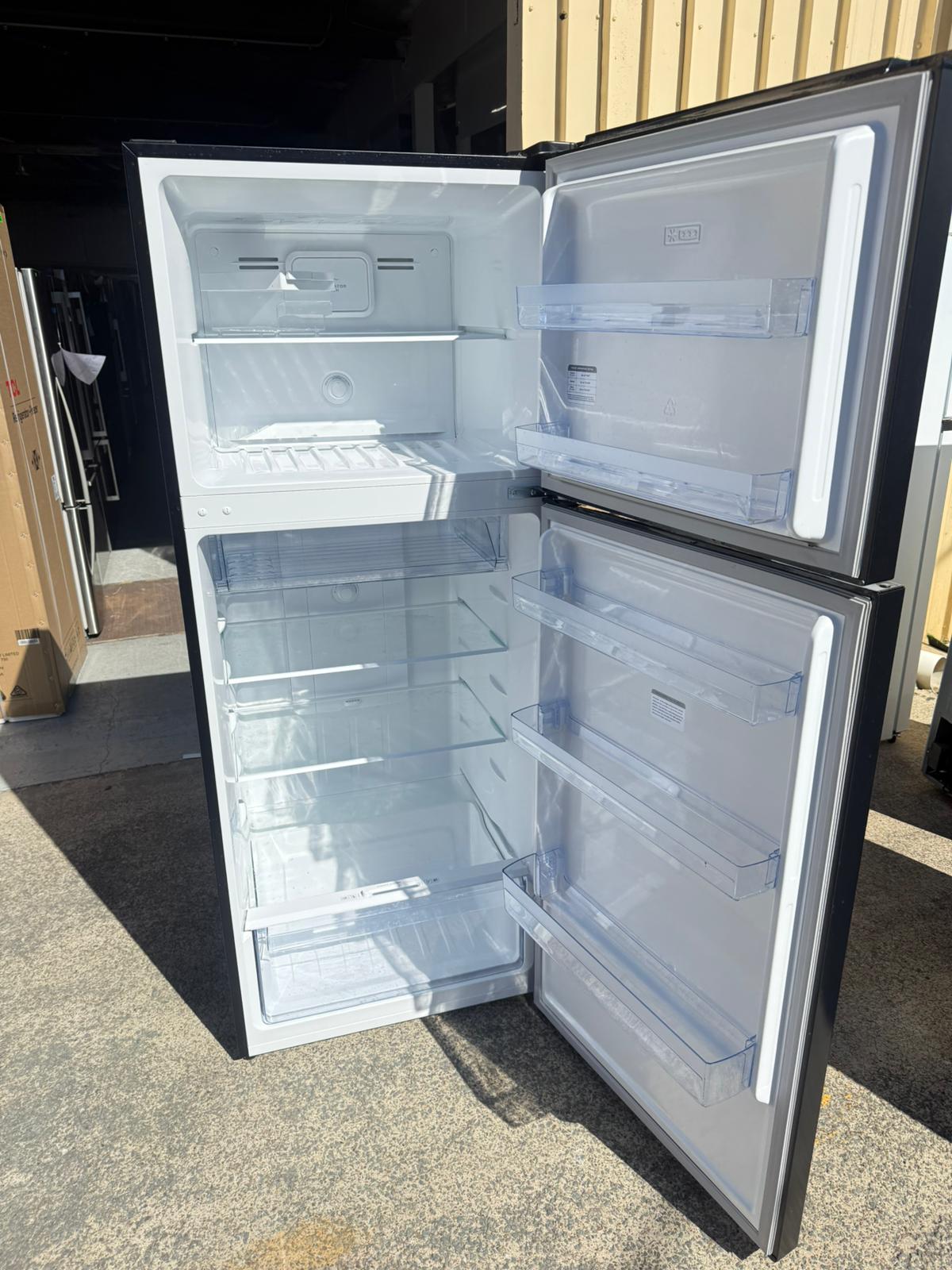 Factory second TCL 415L Top Mount Refrigerator – Black Finish  Model: P454TMB - Second Hand Appliances Geebung