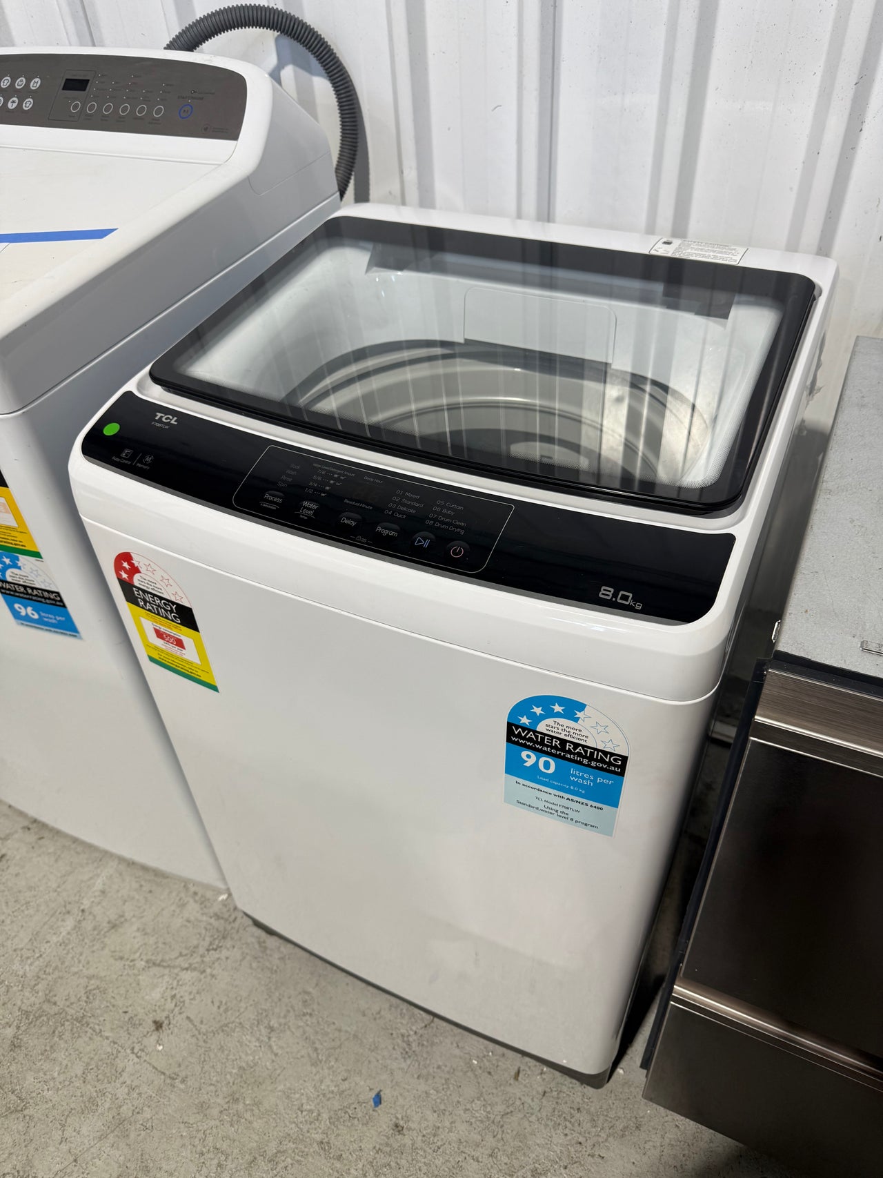 Factory second TCL F708TLW 8kg top load washing machine - Second Hand Appliances Geebung