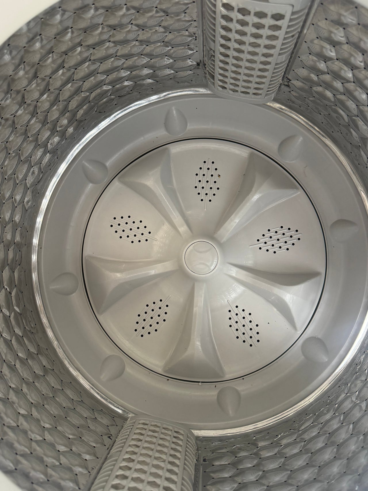 Factory second TCL 9kg Top Load Washing Machine – F709TLW - Second Hand Appliances Geebung