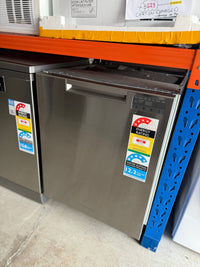 Thumbnail for Factory second The Fisher & Paykel DW60UC2X2 iSeries 5 Contemporary Built-Under Dishwasher - Second Hand Appliances Geebung