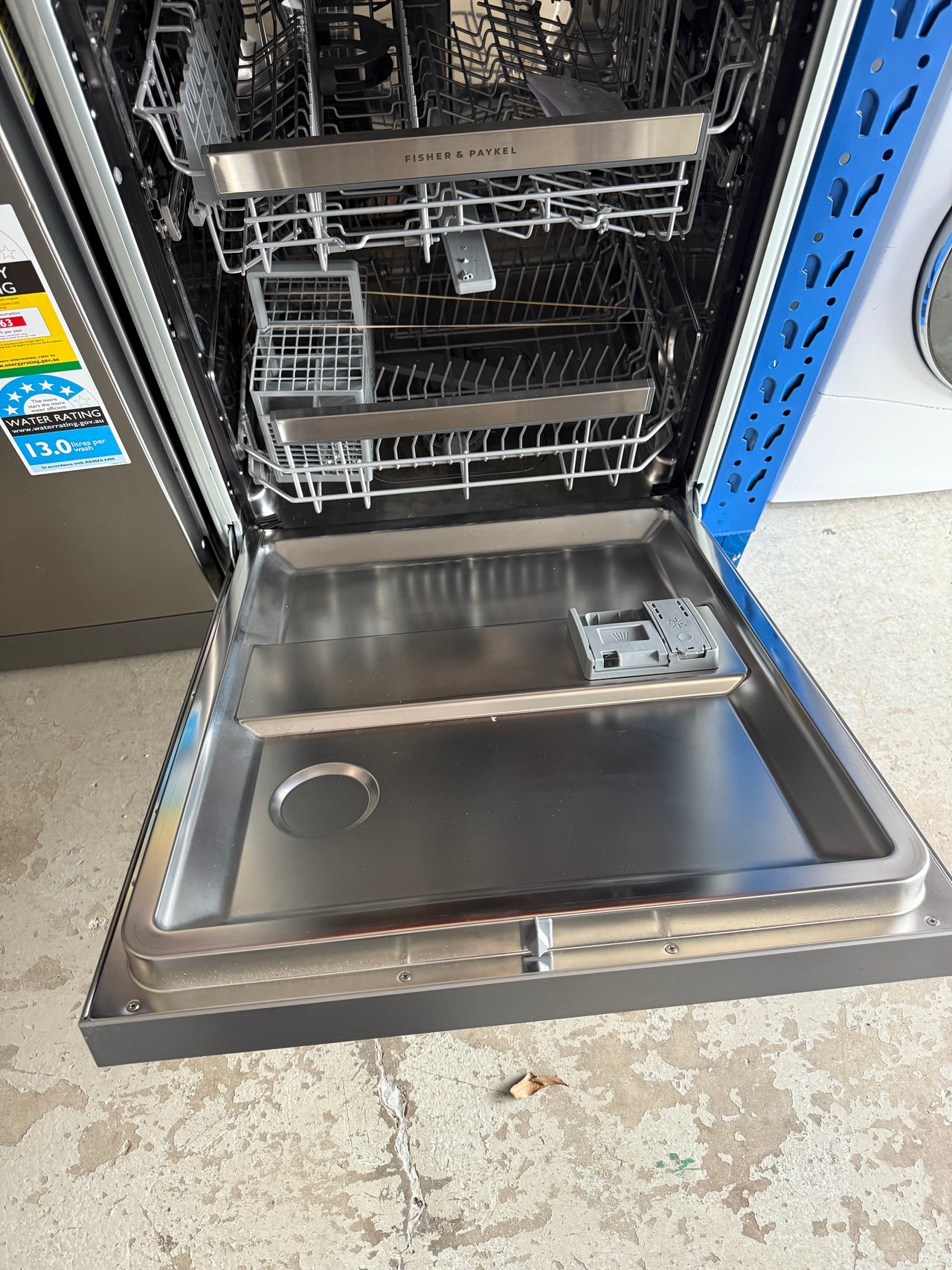 Factory second The Fisher & Paykel DW60UC2X2 iSeries 5 Contemporary Built-Under Dishwasher - Second Hand Appliances Geebung