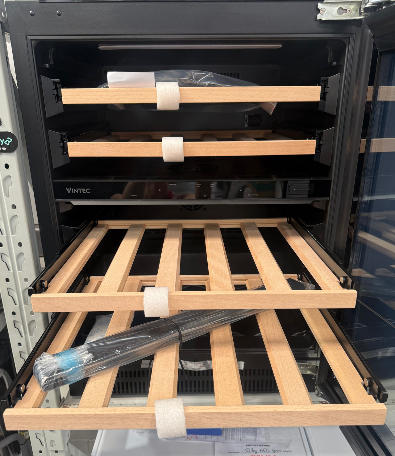 Factory second Vintec VWD820SAP-X Luxe Harmony 31-Bottle Integrated Dual Zone Wine Cabinet - Second Hand Appliances Geebung