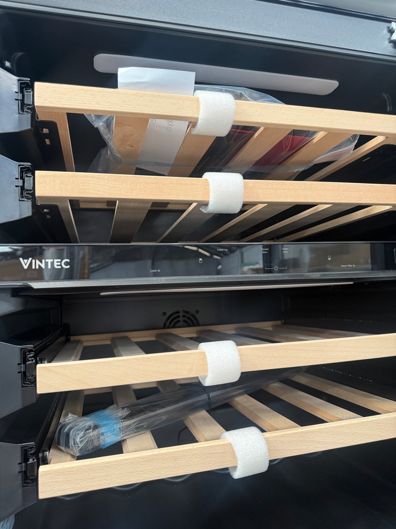 Factory second Vintec VWD820SAP-X Luxe Harmony 31-Bottle Integrated Dual Zone Wine Cabinet - Second Hand Appliances Geebung