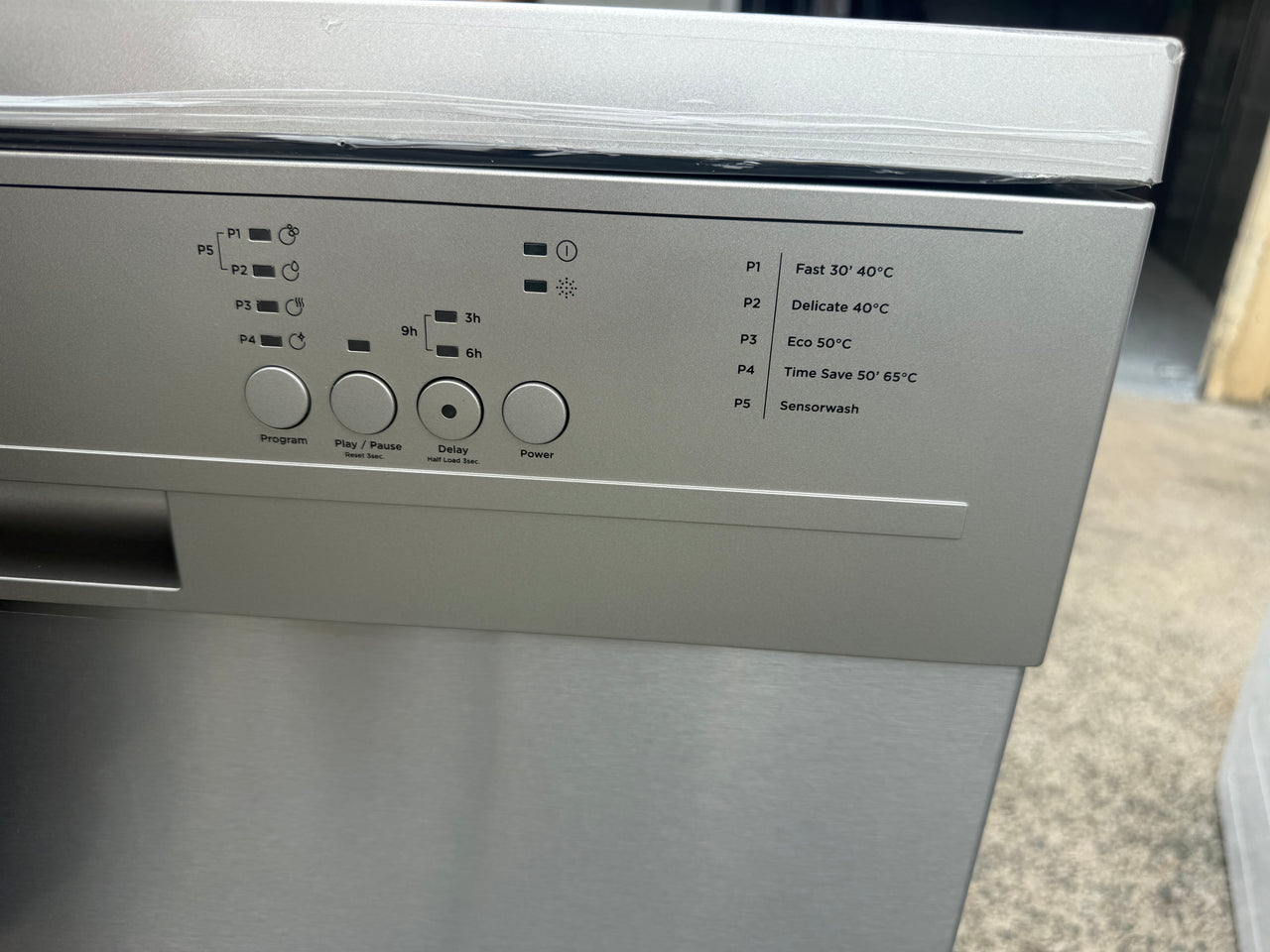 Factory second WESTINGHOUSE 60CM FREESTANDING DISHWASHER, STAINLESS STEEL, WITH 14 PLACE SETTINGS WSF6602XB - Second Hand Appliances Geebung