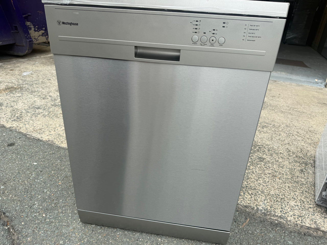 Factory second WESTINGHOUSE 60CM FREESTANDING DISHWASHER, STAINLESS STEEL, WITH 14 PLACE SETTINGS WSF6602XB - Second Hand Appliances Geebung