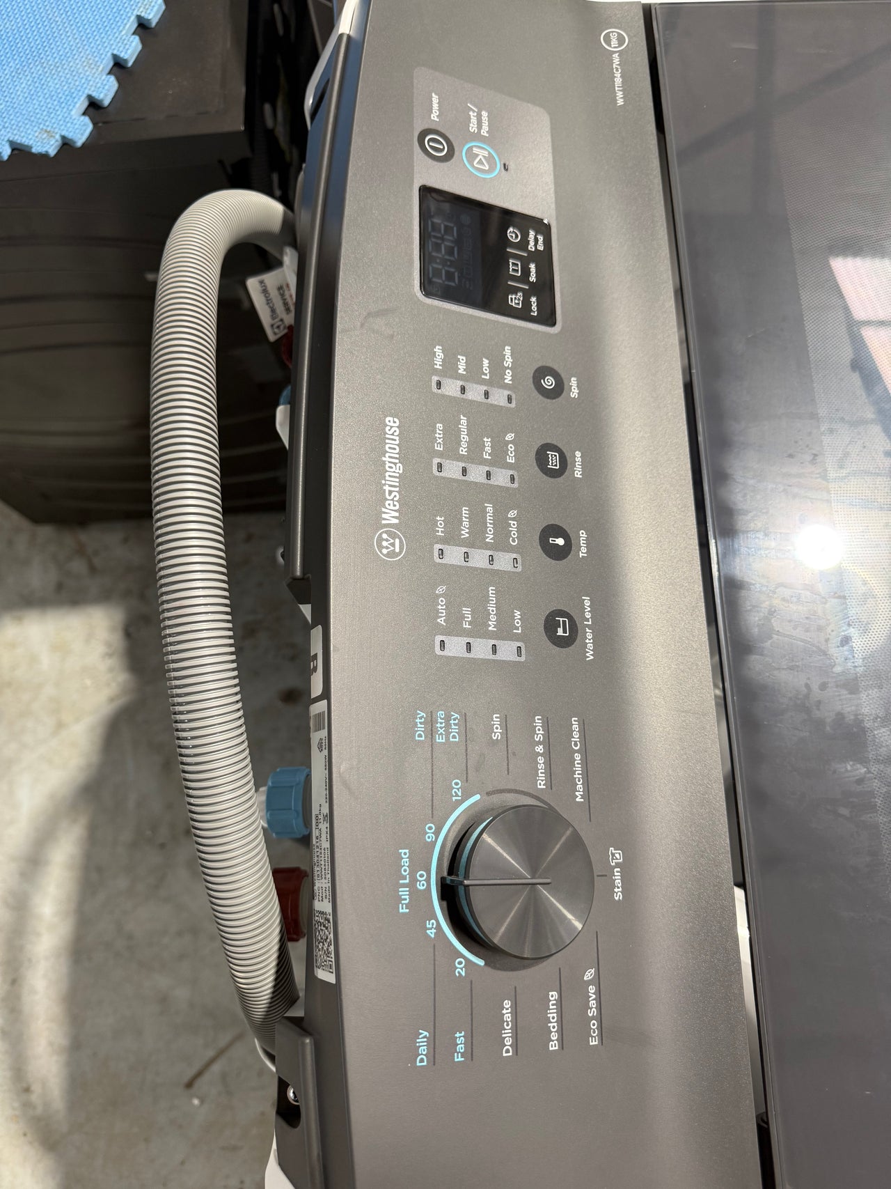 Factory second Westinghouse 11 kg EasyCare 700 Top Load Washing Machine (WWT1184C7WA) - Second Hand Appliances Geebung