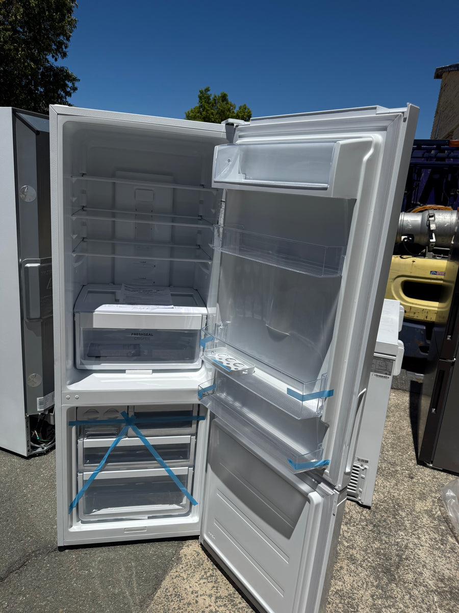 Factory second Westinghouse 308 L Bottom Mount Fridge – WBB3100WK (White) - Second Hand Appliances Geebung