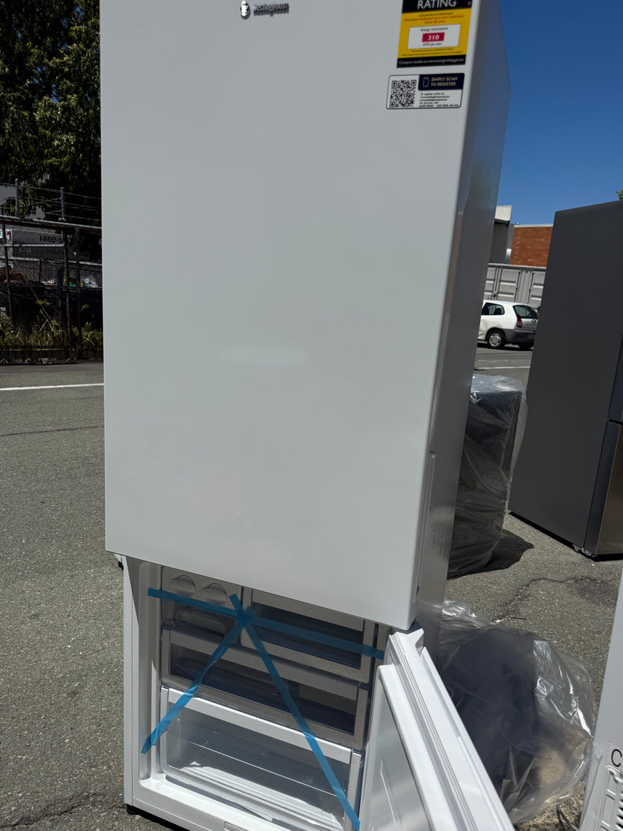Factory second Westinghouse 308 L Bottom Mount Fridge – WBB3100WK (White) - Second Hand Appliances Geebung