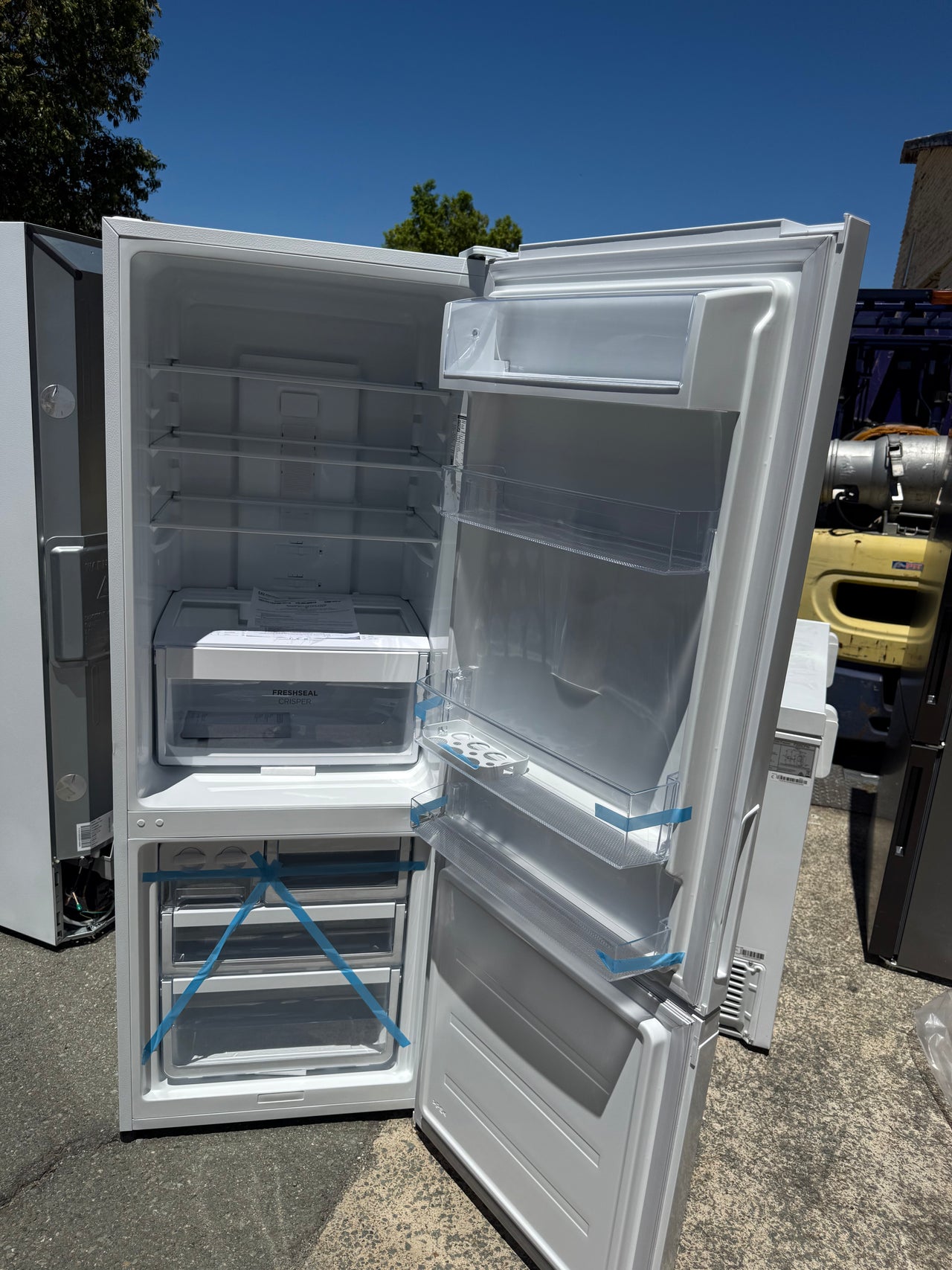 Factory second Westinghouse 308 L Bottom Mount Fridge – WBB3100WK (White) - Second Hand Appliances Geebung