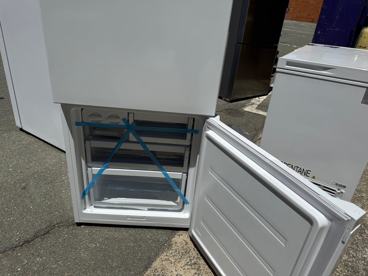 Factory second Westinghouse 308 L Bottom Mount Fridge – WBB3100WK (White) - Second Hand Appliances Geebung