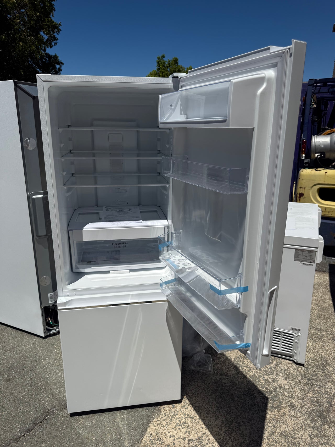 Factory second Westinghouse 308 L Bottom Mount Fridge – WBB3100WK (White) - Second Hand Appliances Geebung