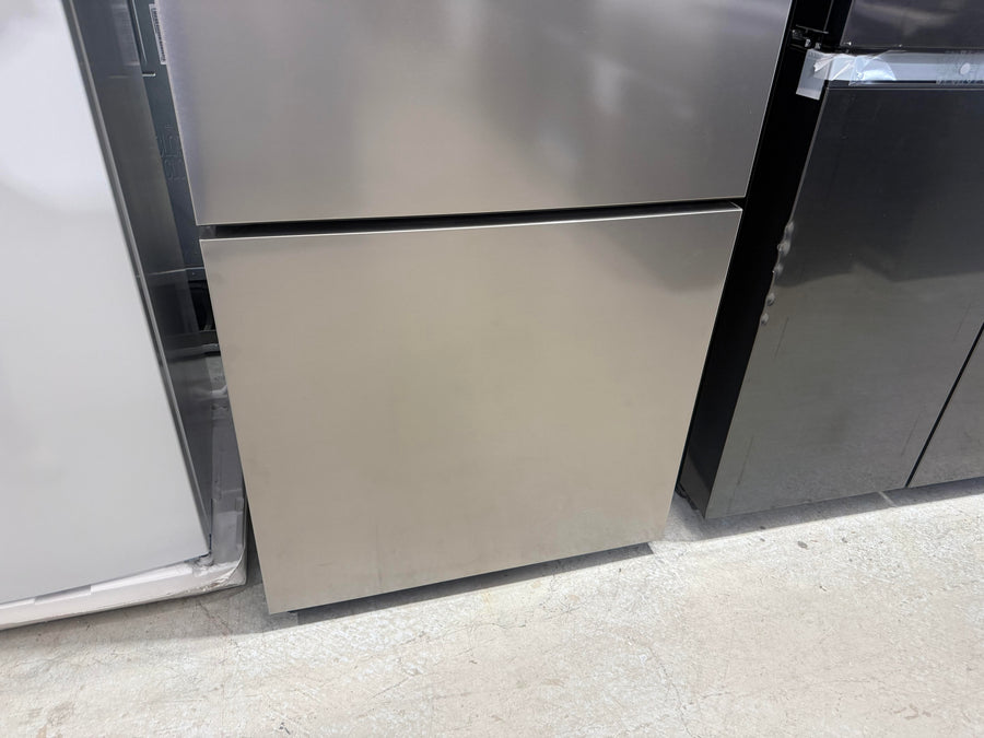 Factory second Westinghouse 425L Bottom Mount Refrigerator – Arctic Silver WBE4302AC - Second Hand Appliances Geebung