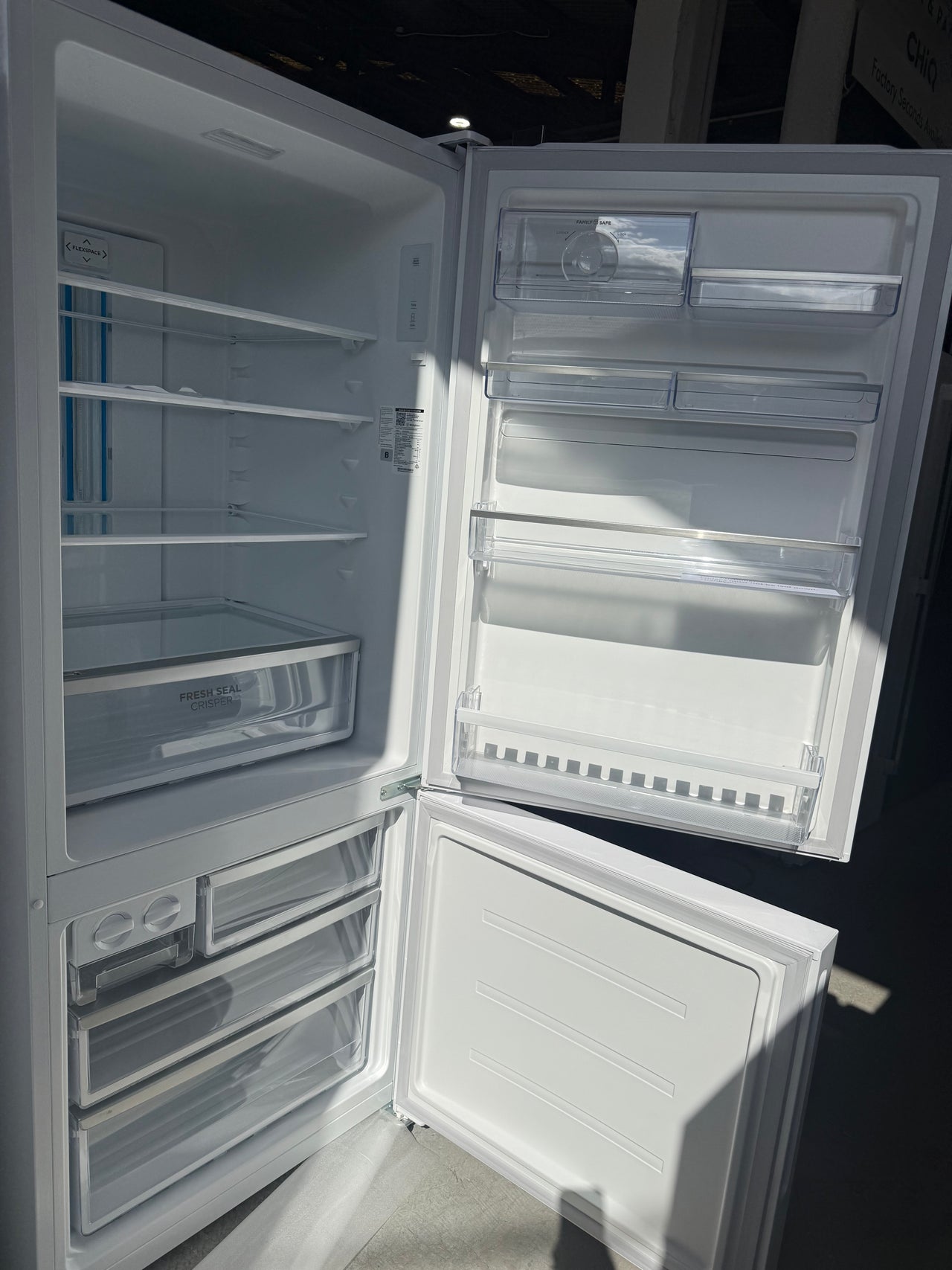 Factory second Westinghouse 425L Bottom Mount Refrigerator – White WBE4302WC - Second Hand Appliances Geebung