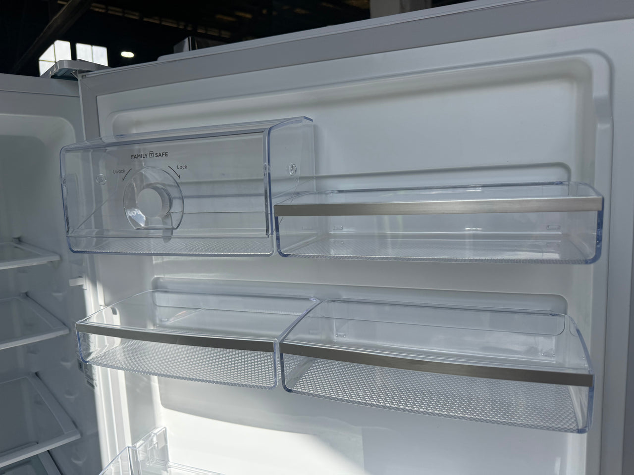 Factory second Westinghouse 425L Bottom Mount Refrigerator – White WBE4302WC - Second Hand Appliances Geebung