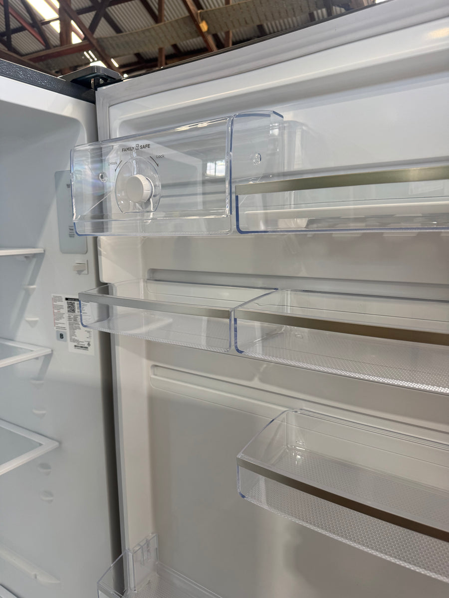 Factory second Westinghouse 466L Single Door Upright Fridge – Stainless Steel Model: WRB5004SC(NAT) - Second Hand Appliances Geebung