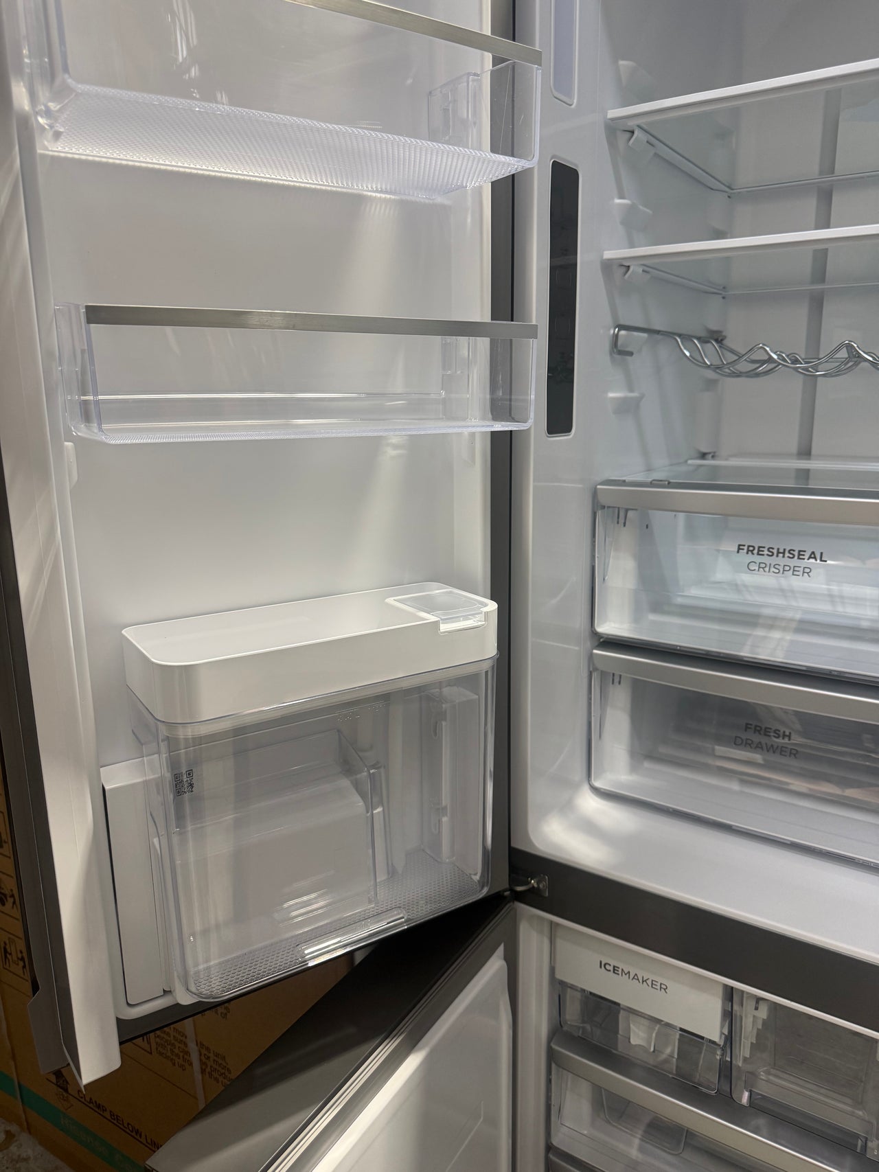 Factory second Westinghouse 564L French Quad Door Fridge WQE5660BA (Matte Charcoal Black) - Second Hand Appliances Geebung
