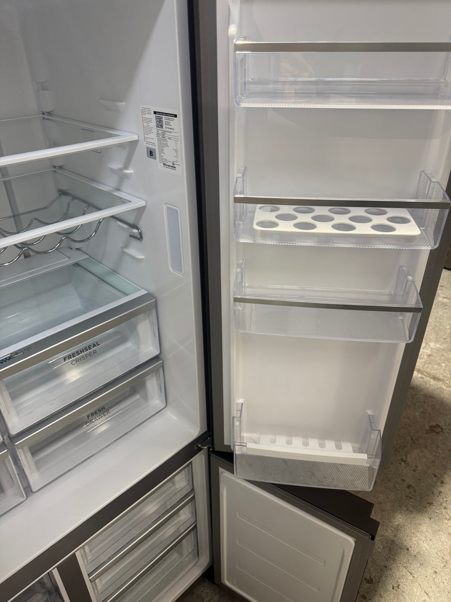 Factory second Westinghouse 564L French Quad Door Fridge WQE5660BA (Matte Charcoal Black) - Second Hand Appliances Geebung