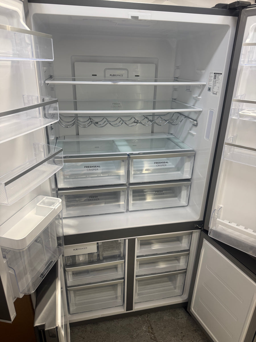 Factory second Westinghouse 564L French Quad Door Fridge WQE5660BA (Matte Charcoal Black) - Second Hand Appliances Geebung