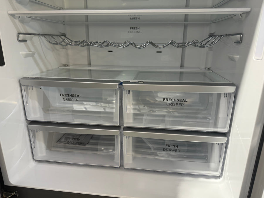 Factory second Westinghouse 564L French Quad Door Refrigerator – Matte Charcoal Black WQE5600BA - Second Hand Appliances Geebung