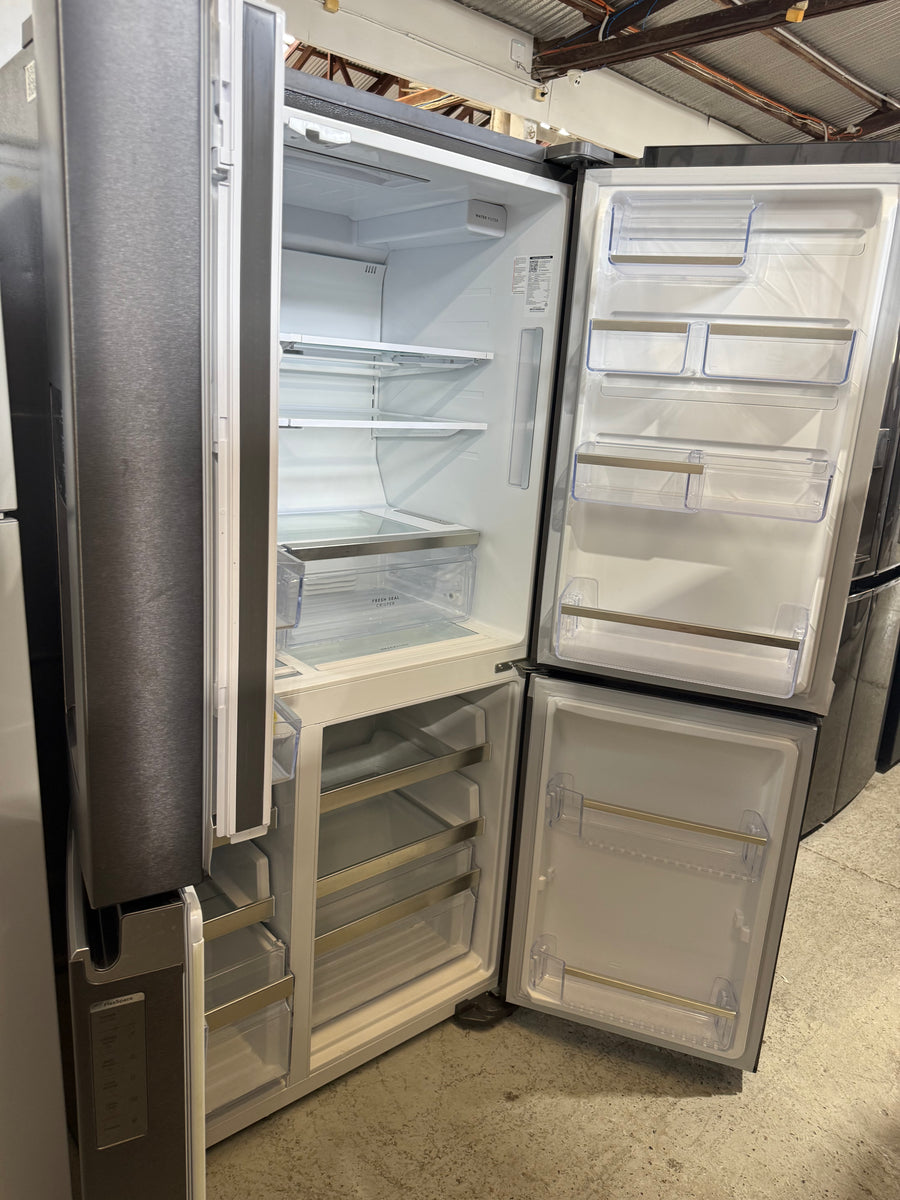 Factory second Westinghouse 609L Quad Door Refrigerator — Model WQE6170BB - Second Hand Appliances Geebung