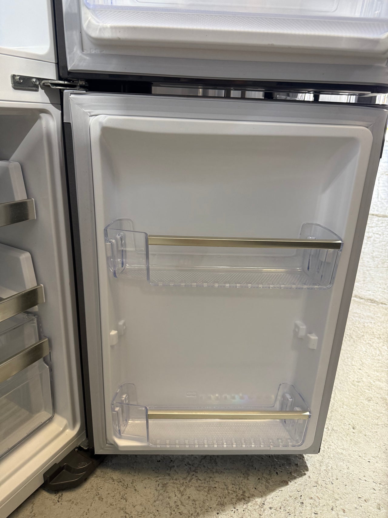 Factory second Westinghouse 609L Quad Door Refrigerator — Model WQE6170BB - Second Hand Appliances Geebung
