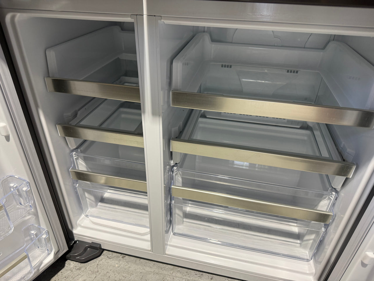 Factory second Westinghouse 609L Quad Door Refrigerator — Model WQE6170BB(NAT) - Second Hand Appliances Geebung