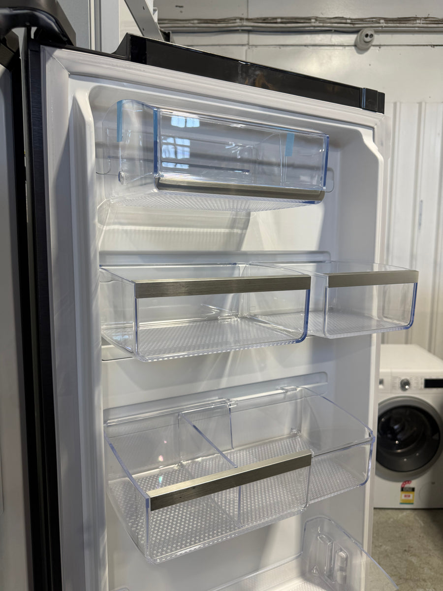 Factory second Westinghouse 609L Quad Door Refrigerator — Model WQE6170BB(NAT) - Second Hand Appliances Geebung