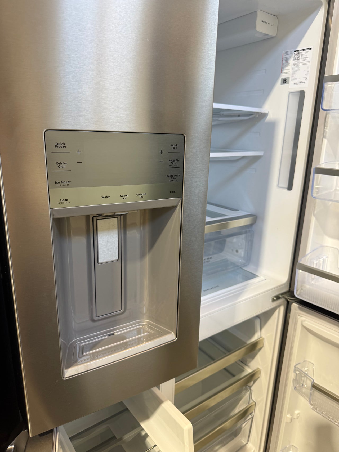 Factory second Westinghouse 609L Stainless Steel French Door Frost Free Fridge WQE6870SA - Second Hand Appliances Geebung
