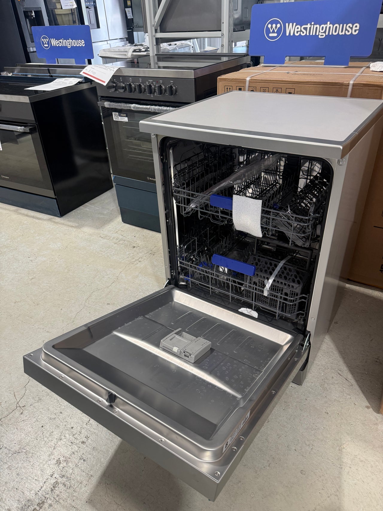Factory second Westinghouse 60cm 14 Place Freestanding Dishwasher – Stainless Steel WSF6604XC - Second Hand Appliances Geebung
