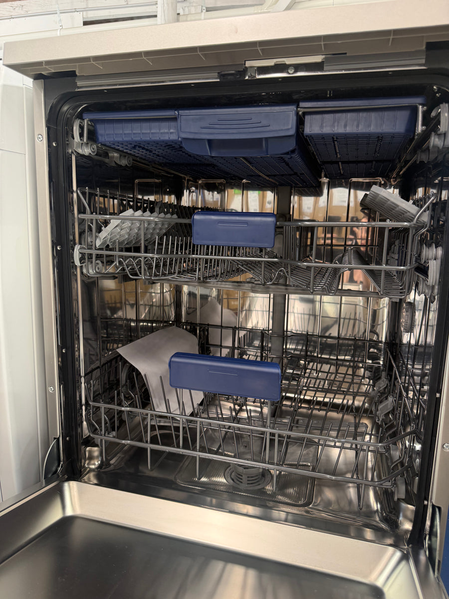 Factory second Westinghouse 60cm 15 Place Freestanding Dishwasher – WSF6606XB - Second Hand Appliances Geebung