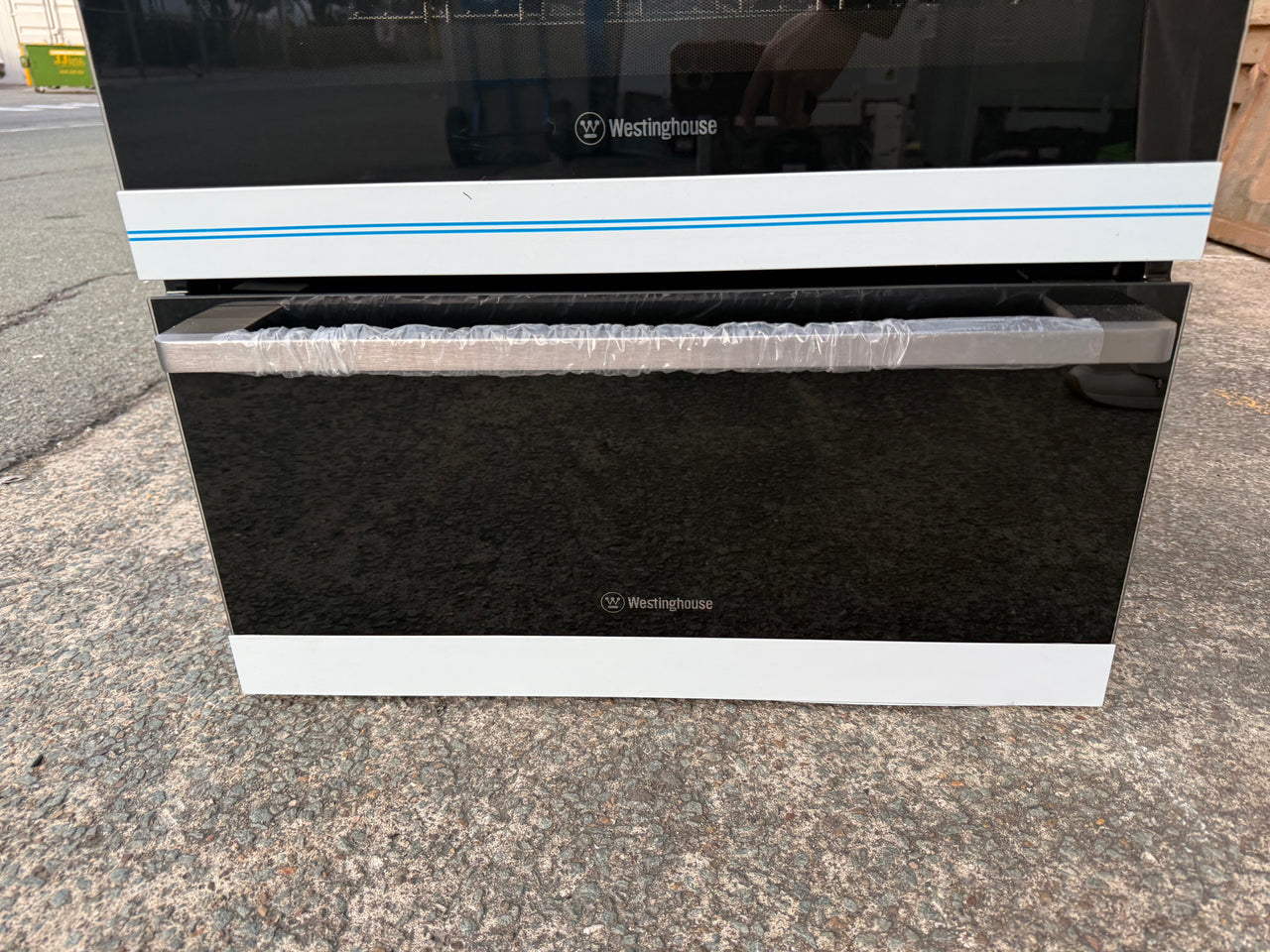 Factory second Westinghouse 60cm Built-In Electric Oven with Separate Grill – Stainless Steel WVE6565SD - Second Hand Appliances Geebung