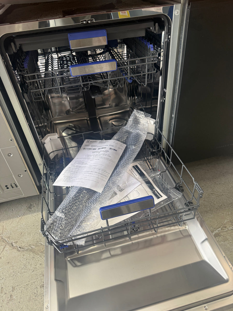 Factory second Westinghouse 60cm Built-Under Dishwasher – Dark Stainless Steel Model: WSU6608KXC(NAT) - Second Hand Appliances Geebung