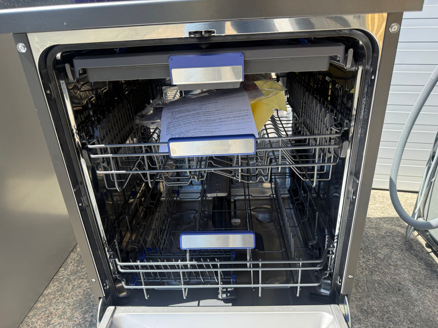 Factory second Westinghouse 60cm Dark Stainless Freestanding Dishwasher – WSF6606KXC - Second Hand Appliances Geebung