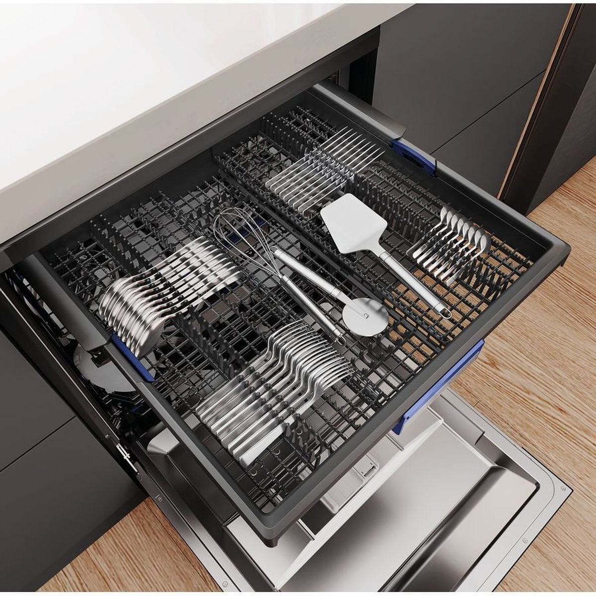 Factory second Westinghouse 60cm Dark Stainless Steel Freestanding Dishwasher WSF6608KXC (NAT) - Second Hand Appliances Geebung
