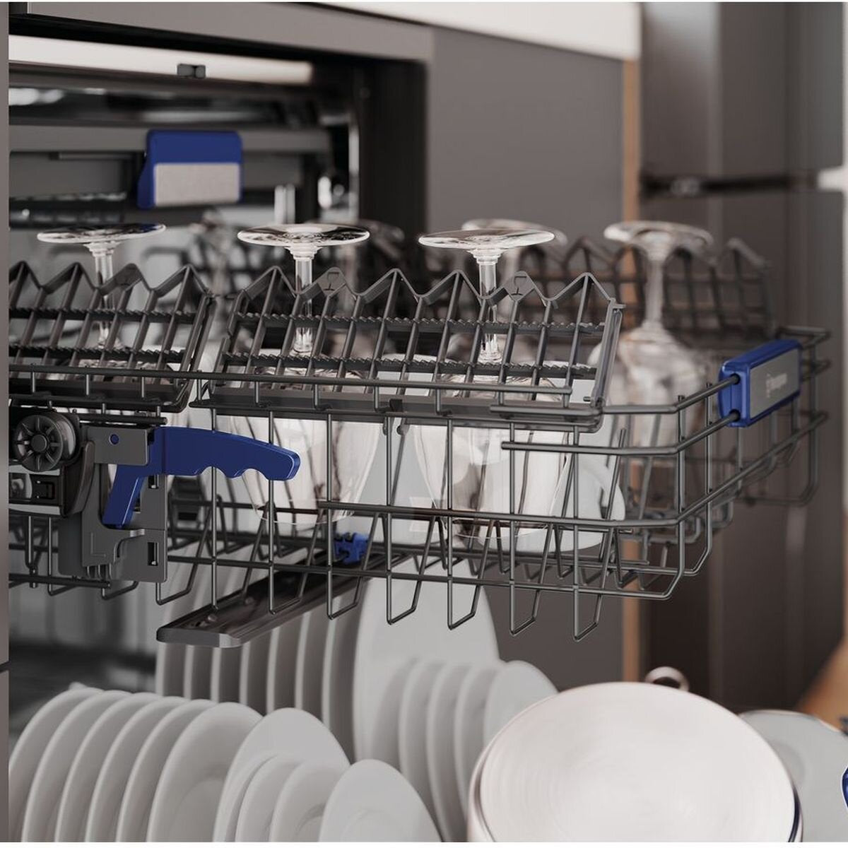 Factory second Westinghouse 60cm Dark Stainless Steel Freestanding Dishwasher WSF6608KXC (NAT) - Second Hand Appliances Geebung