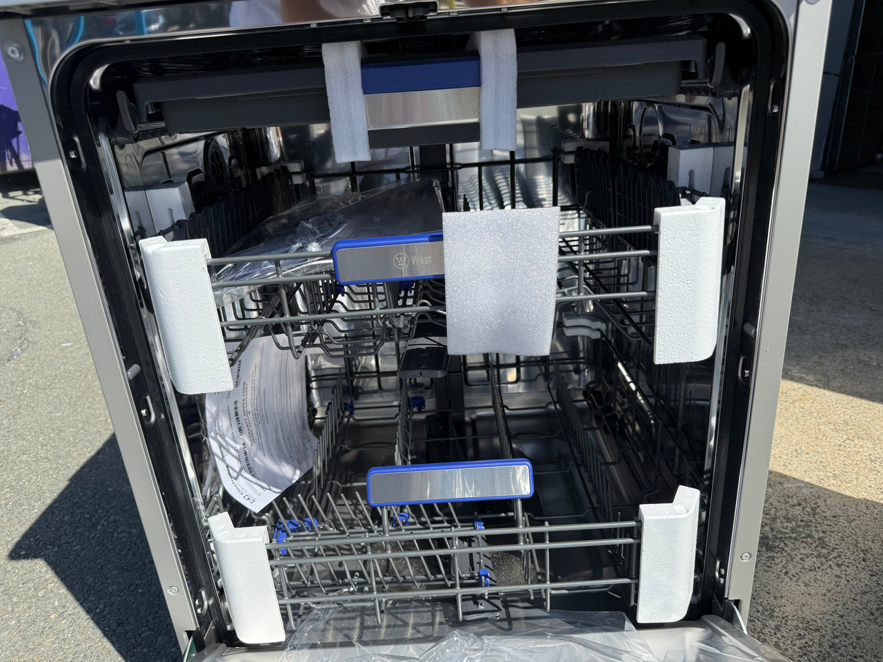 Factory second Westinghouse 60cm Freestanding Dishwasher – Stainless Steel Model: WSF6608XC - Second Hand Appliances Geebung