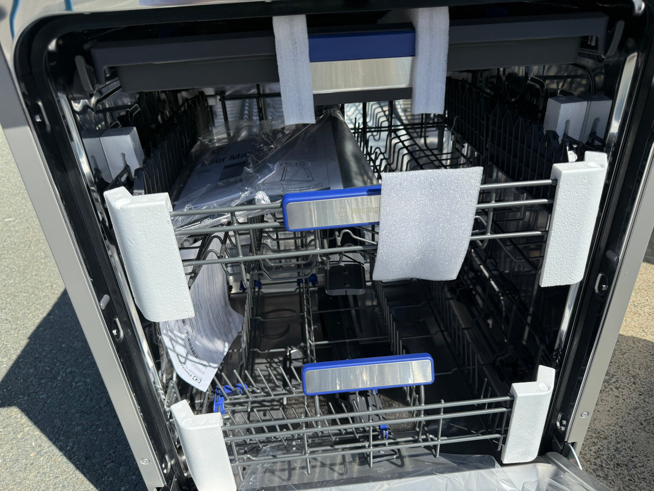 Factory second Westinghouse 60cm Freestanding Dishwasher – Stainless Steel Model: WSF6608XC - Second Hand Appliances Geebung