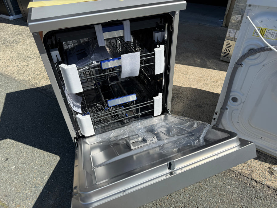 Factory second Westinghouse 60cm Freestanding Dishwasher – Stainless Steel Model: WSF6608XC - Second Hand Appliances Geebung