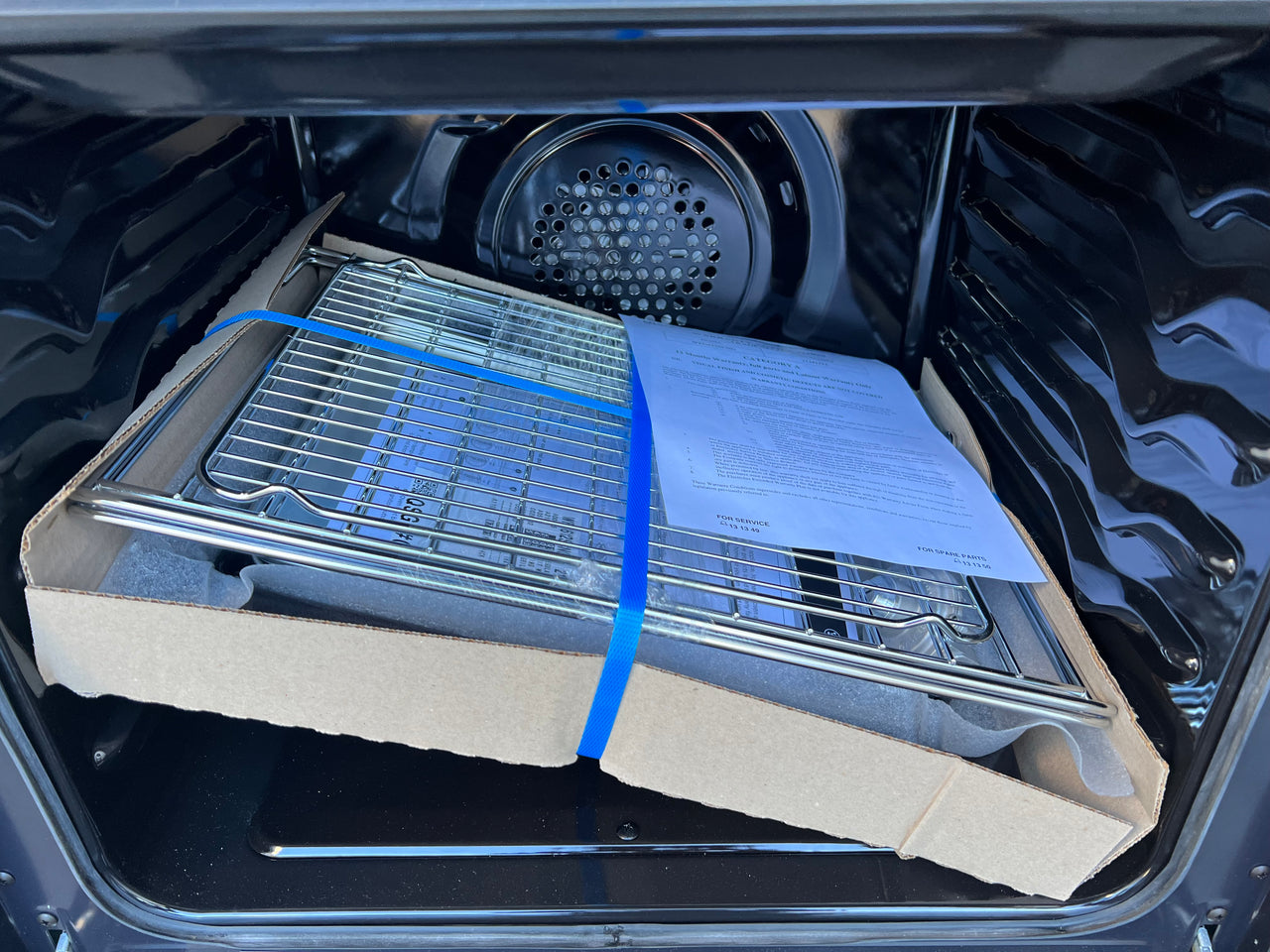 Factory second Westinghouse 60cm Freestanding Natural Gas Oven/Stove WFG612SCNG - Second Hand Appliances Geebung