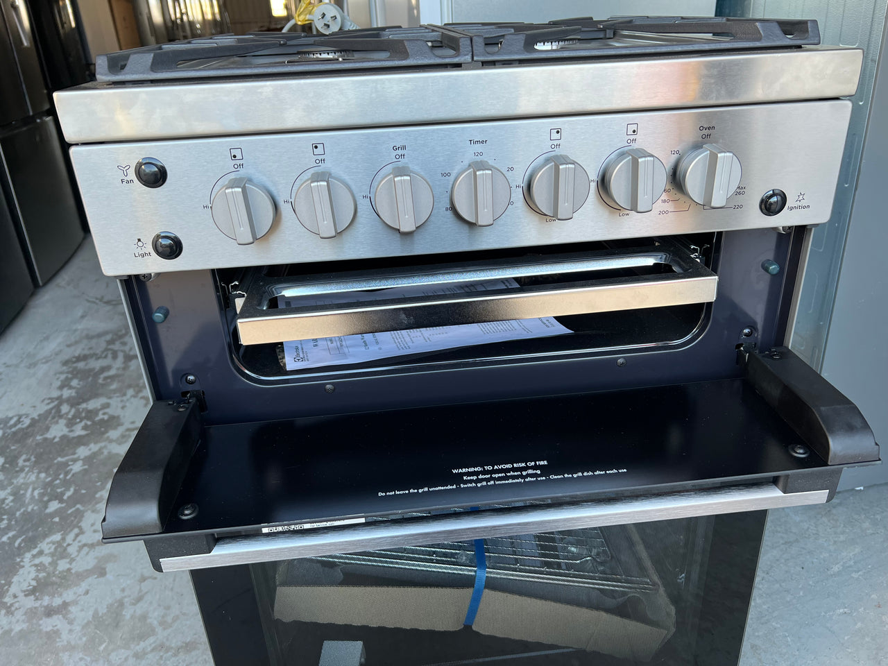 Factory second Westinghouse 60cm Freestanding Natural Gas Oven/Stove WFG612SCNG - Second Hand Appliances Geebung