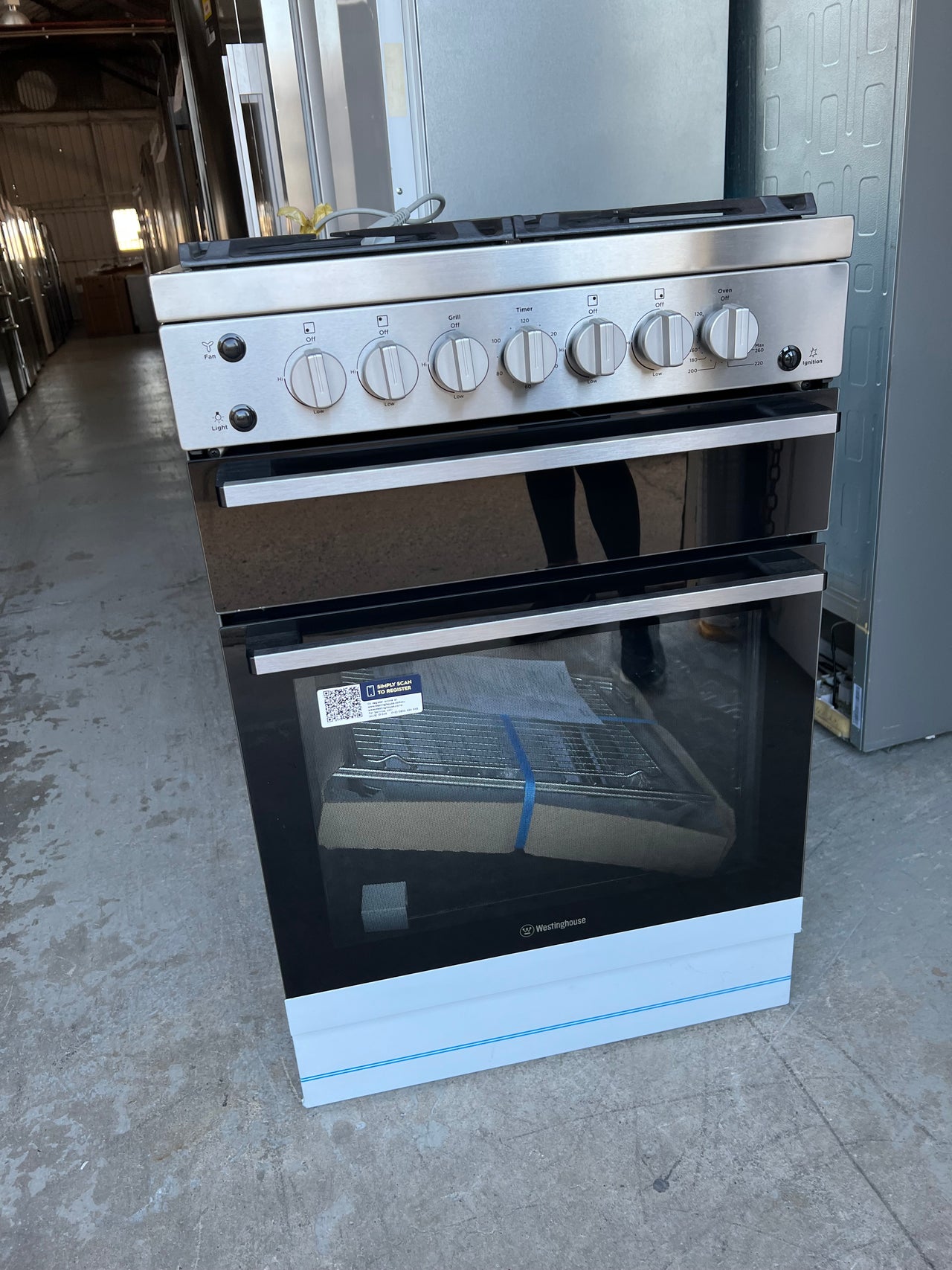 Factory second Westinghouse 60cm Freestanding Natural Gas Oven/Stove WFG612SCNG - Second Hand Appliances Geebung