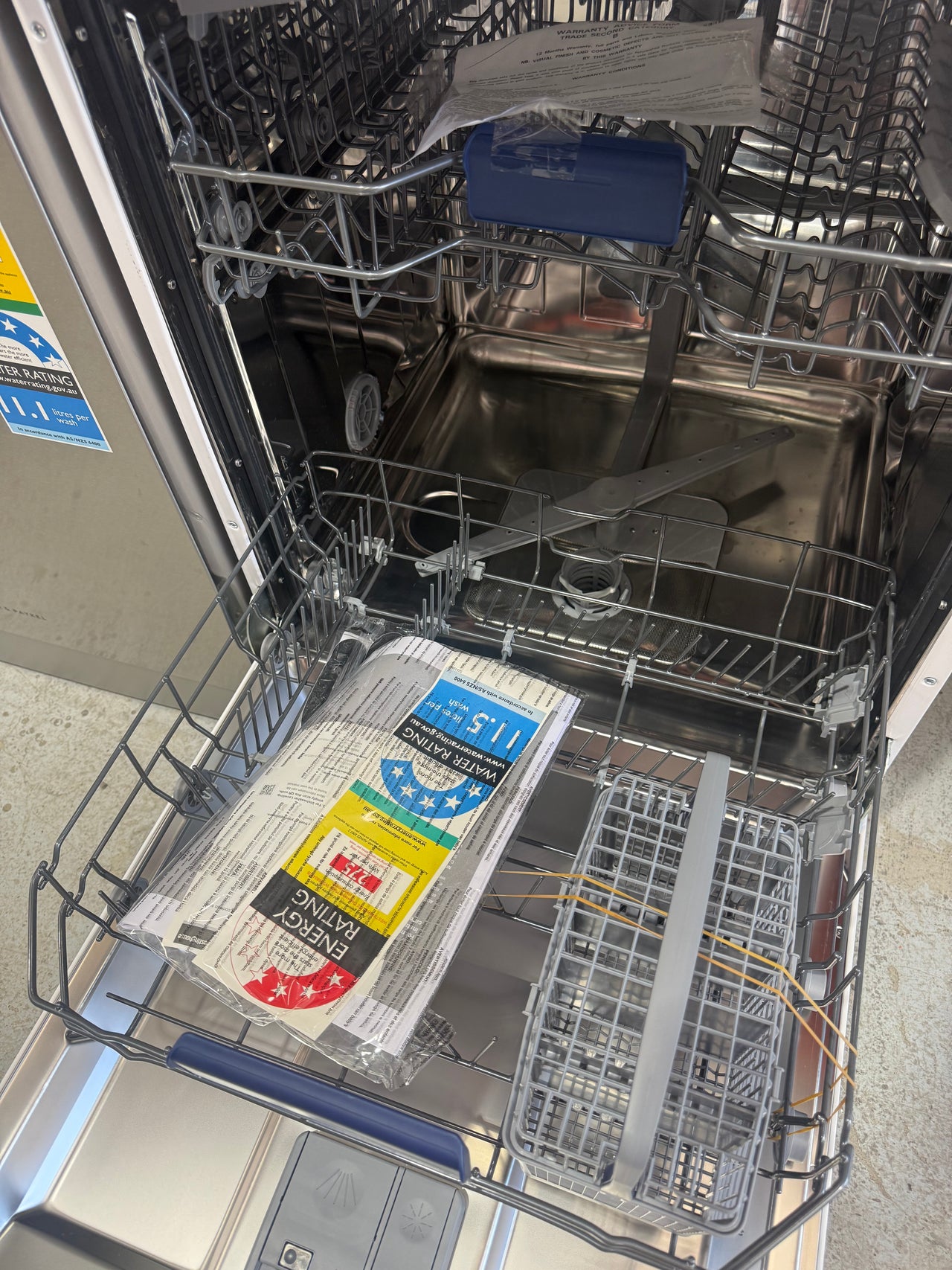 Factory second Westinghouse 60cm Freestanding Sensor Wash Dishwasher White WSF6604WB - Second Hand Appliances Geebung