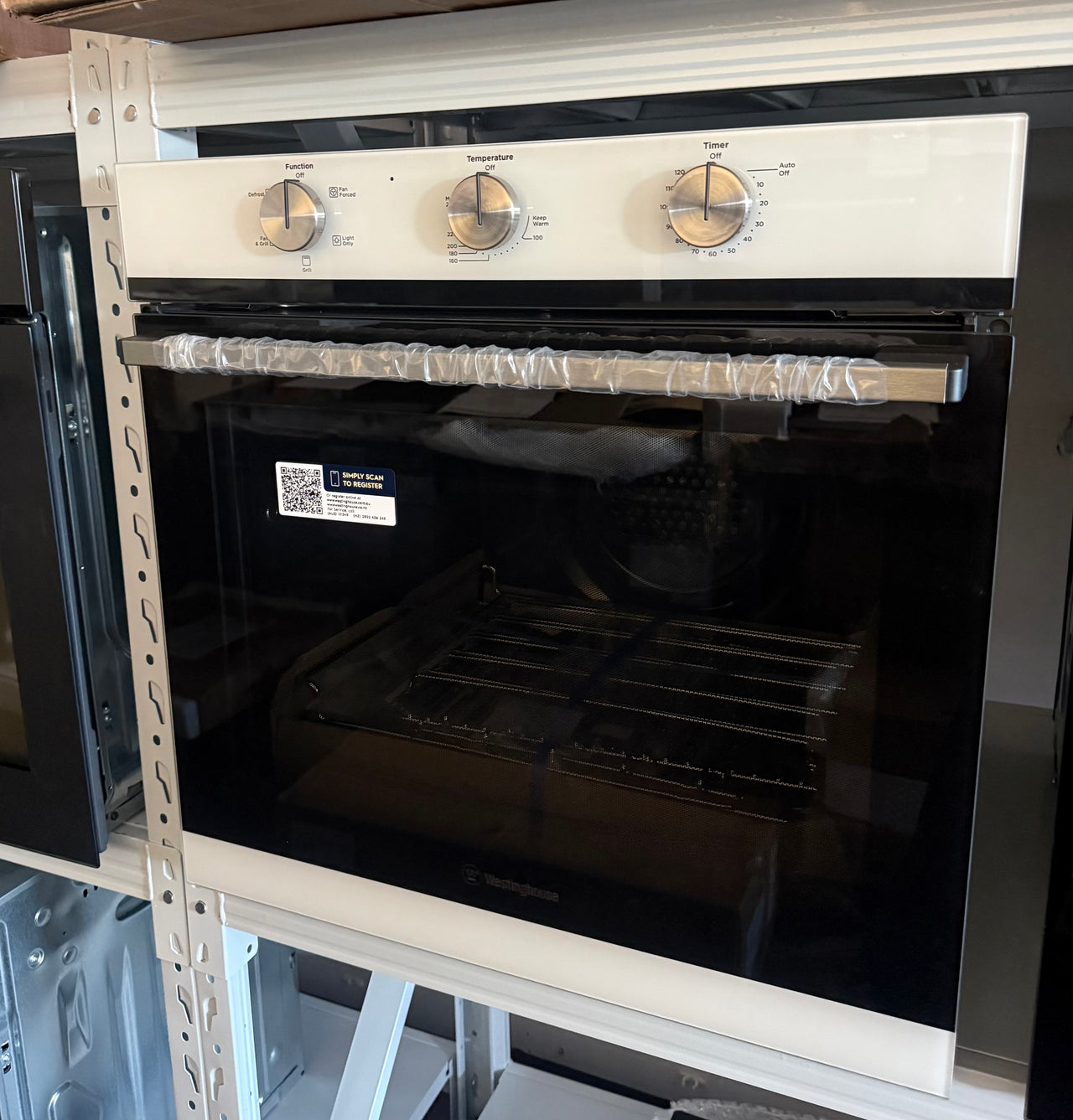 Factory second Westinghouse 60cm Multi-Function Built-In Oven – WVE6314WD - Second Hand Appliances Geebung